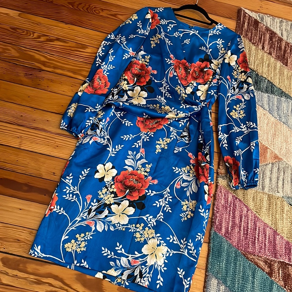 Maggie London Faux Wrap Blue Dress, Excellent condition, Size 6